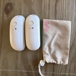 La vie Portable breast massager and warmer with Drawstring Pouch